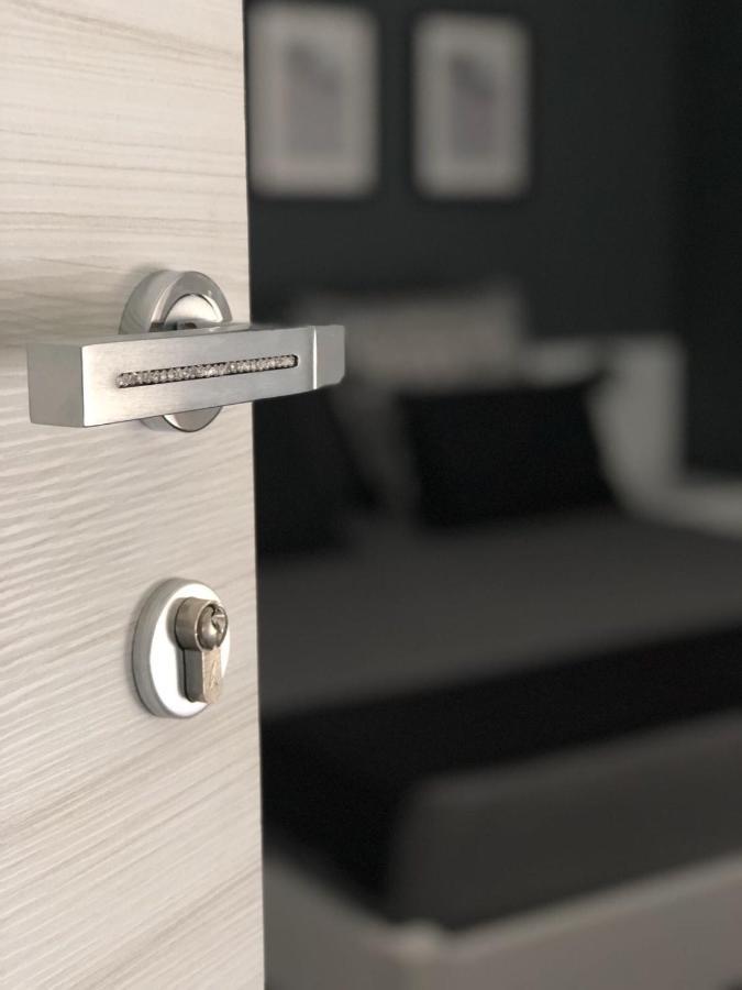 B&B Luxury Apartments Pulsano Esterno foto