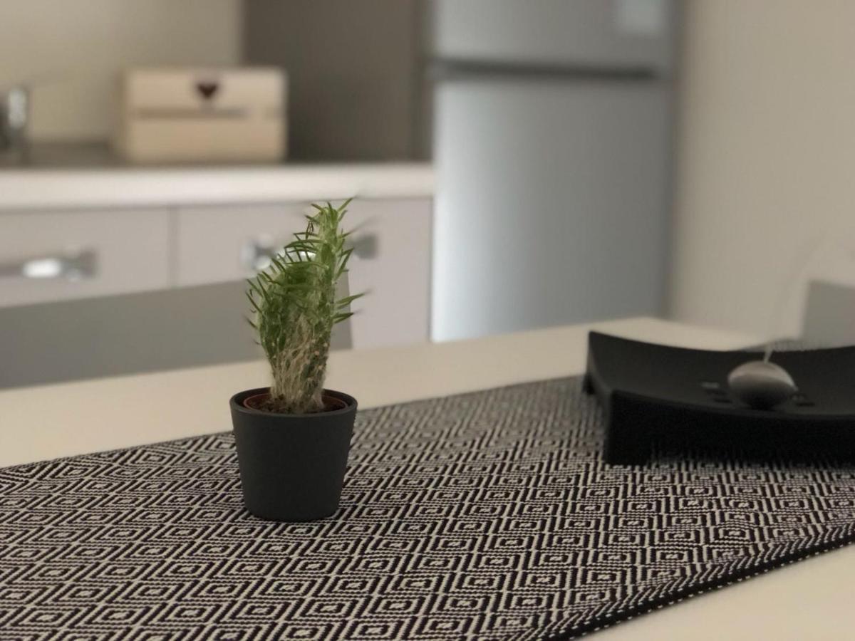 B&B Luxury Apartments Pulsano Esterno foto