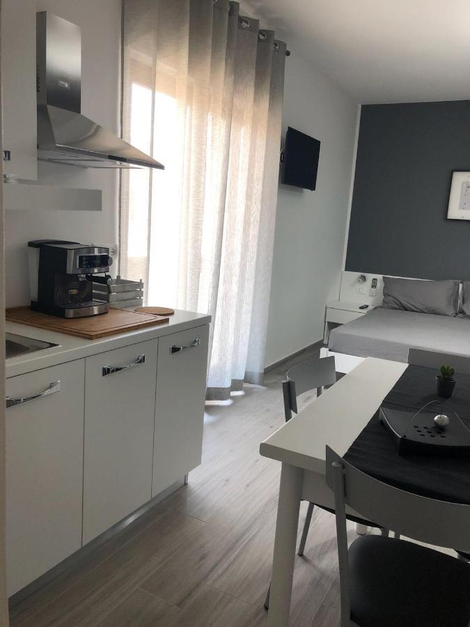 B&B Luxury Apartments Pulsano Esterno foto